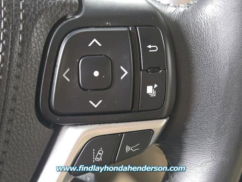 Used 2017 Toyota Highlander XLE image 28