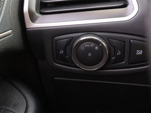 Certified 2024 Ford Edge SEL image 18