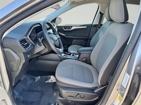 Used 2022 Ford Escape SE w/ Cold Weather Package image 10