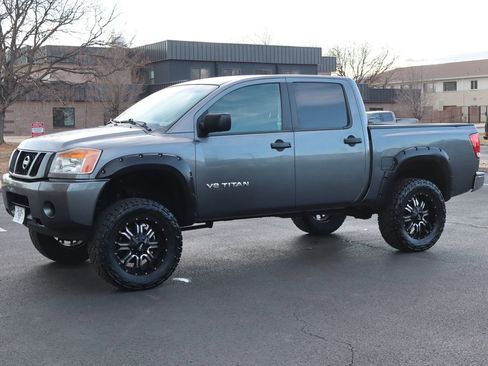 Used 2014 Nissan Titan S image 10