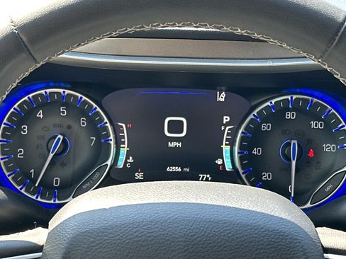 Used 2023 Chrysler Pacifica Touring-L FWD image 20