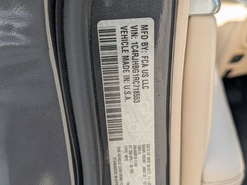 Certified 2024 Jeep Grand Cherokee Limited AWD/4WD image 22