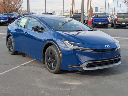 New 2026 Toyota Prius Plug-In Hybrid FWD image 8