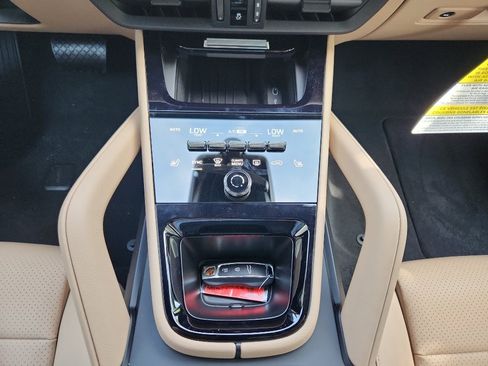 New 2026 Porsche Cayenne image 35