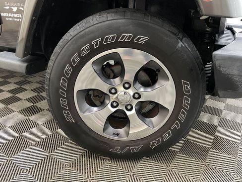 Used 2016 Jeep Wrangler Unlimited Sahara AWD/4WD image 46