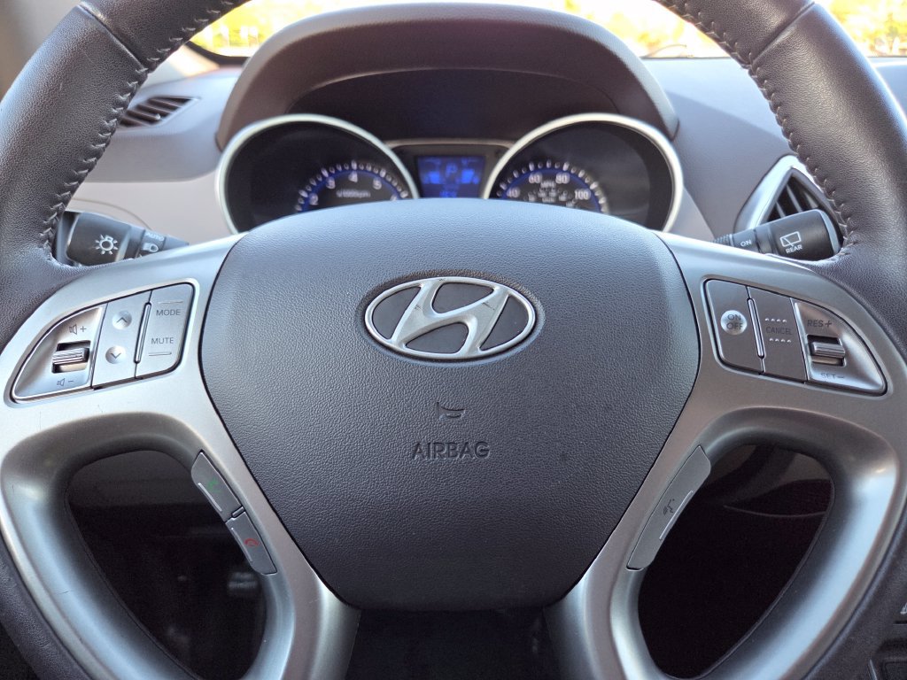 Used 2013 Hyundai Tucson Limited FWD image 32