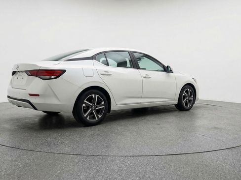 Used 2025 Nissan Sentra SV FWD image 9