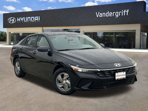 New 2026 Hyundai Elantra SE image 1