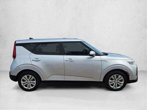 Used 2020 Kia Soul LX FWD image 4