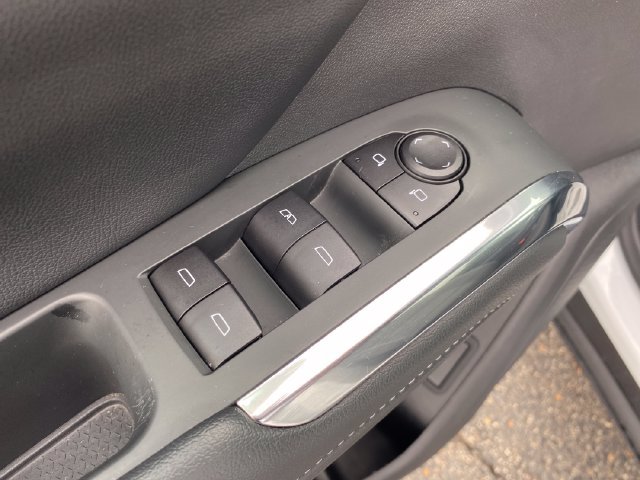 Certified 2025 Chevrolet Traverse LT w/ LPO, Floor Liner Package FWD image 18