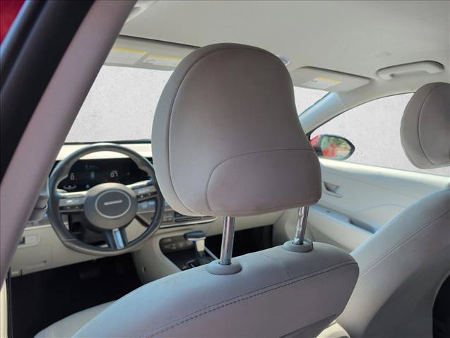 Used 2025 Hyundai Kona SEL FWD image 16