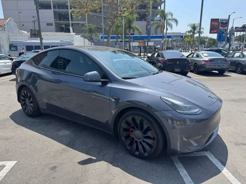 Used 2022 Tesla Model Y Performance AWD/4WD image 2