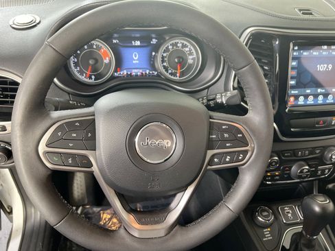 Used 2022 Jeep Cherokee Limited image 11