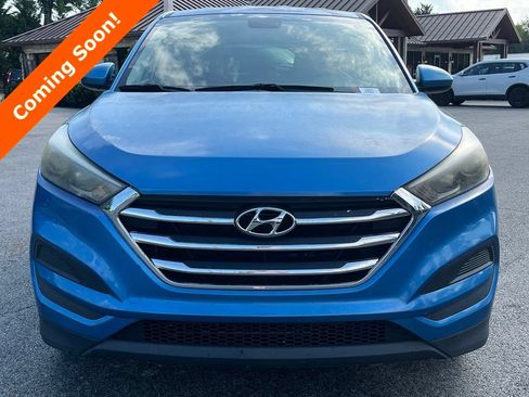 Used 2018 Hyundai Tucson SE w/ Cargo Package FWD image 2