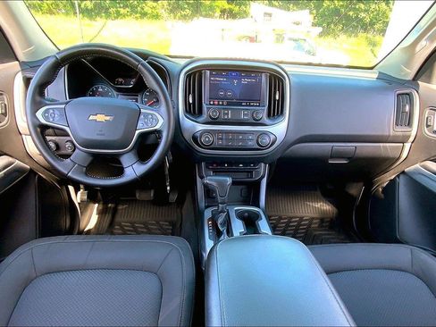 Used 2021 Chevrolet Colorado LT AWD/4WD image 12