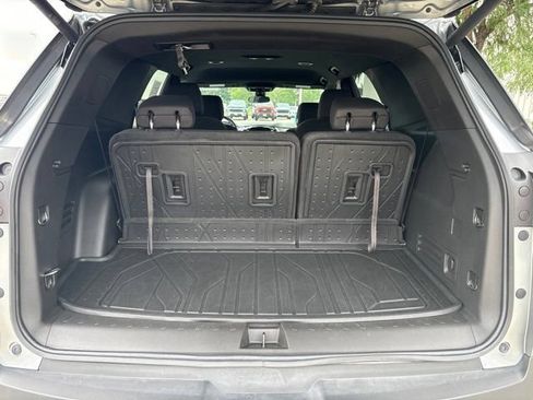 Used 2023 Chevrolet Traverse LT AWD/4WD image 24