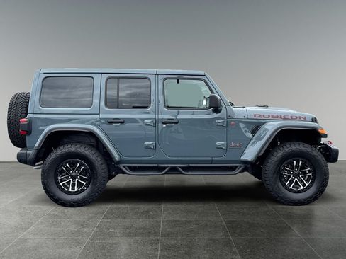 Used 2025 Jeep Wrangler Unlimited Rubicon AWD/4WD image 10