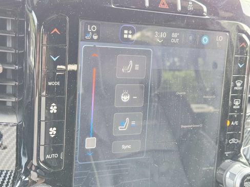 Used 2024 RAM 2500 Laramie w/ Sport Appearance Package AWD/4WD image 15