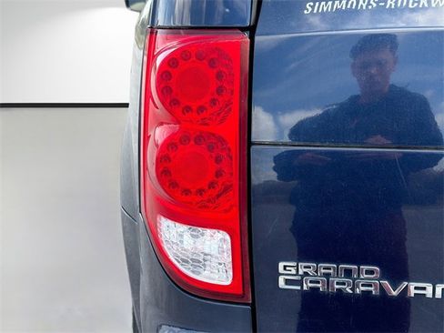Used 2014 Dodge Grand Caravan SXT image 10