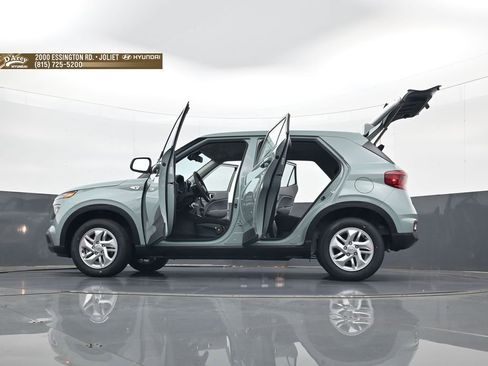 New 2026 Hyundai Venue SE FWD image 34