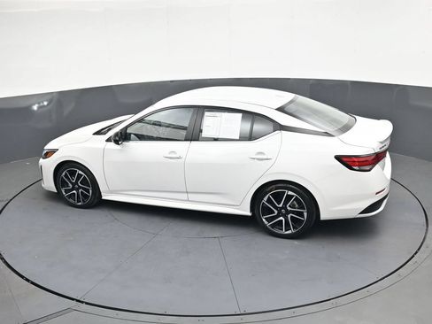 Used 2025 Nissan Sentra SR FWD image 36