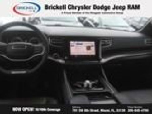 Used 2024 Jeep Wagoneer Series II w/ Flexible Seating Group image 11