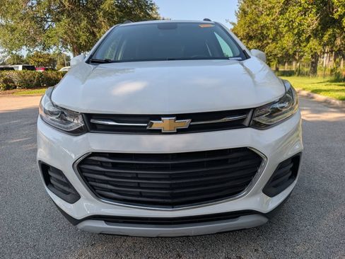 Used 2018 Chevrolet Trax LT w/ LT Convenience Package AWD/4WD image 2