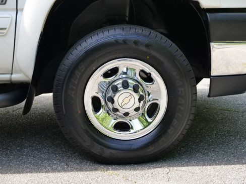 Used 2004 Chevrolet Silverado 2500 LS RWD image 29
