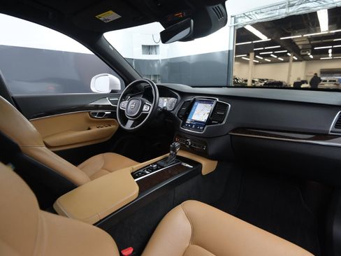 Used 2017 Volvo XC90 T5 Momentum w/ Momentum Plus Package image 47