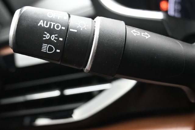 Used 2023 Acura MDX w/ Technology Package FWD image 23