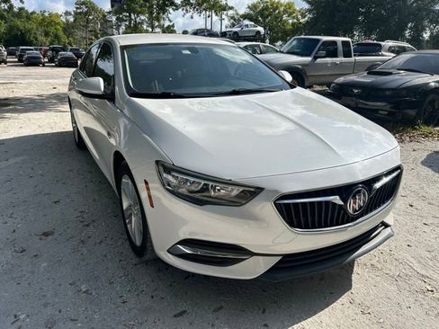 Used 2018 Buick Regal Preferred w/ Sights and Sounds Package FWD image 10