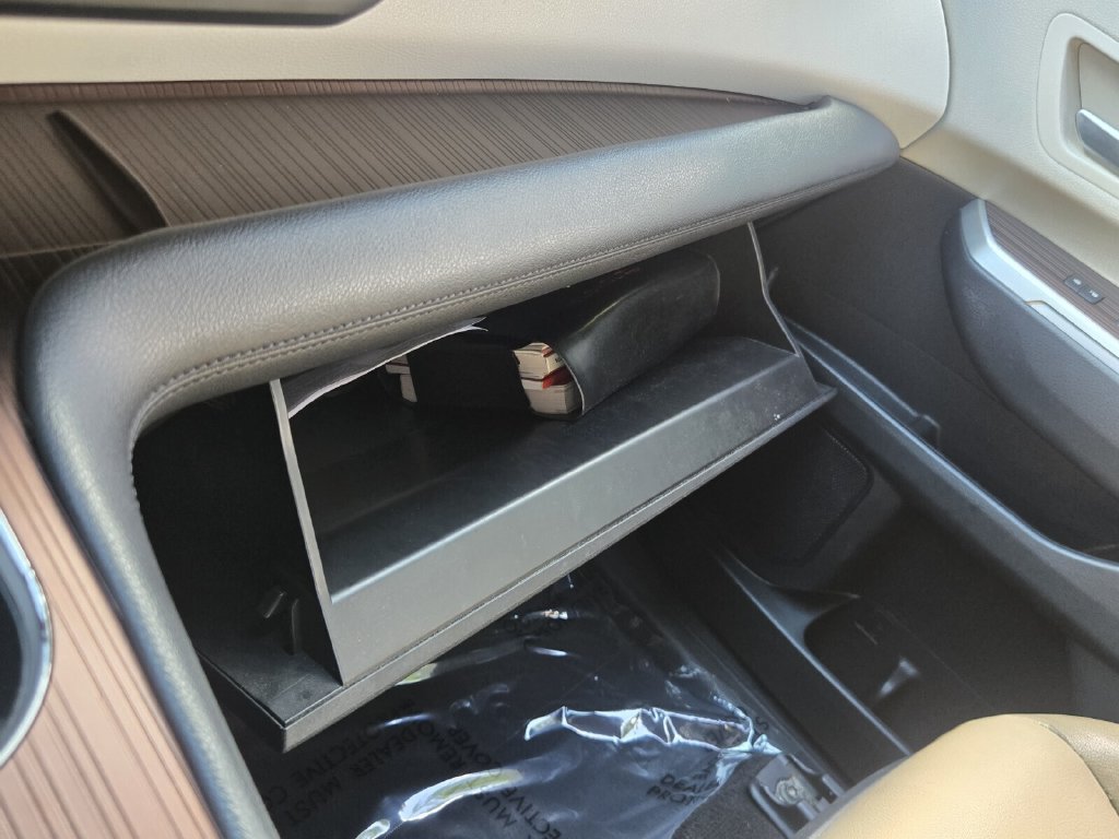 Used 2022 Toyota Sienna XLE FWD image 26