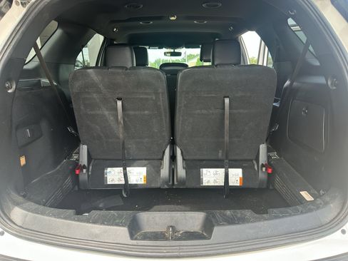 Used 2018 Ford Explorer XLT w/ XLT Appearance Package AWD/4WD image 34
