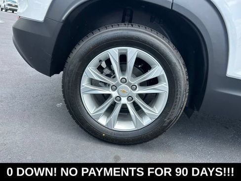 Used 2023 Chevrolet TrailBlazer LS w/ LPO, Blackout Package FWD image 7