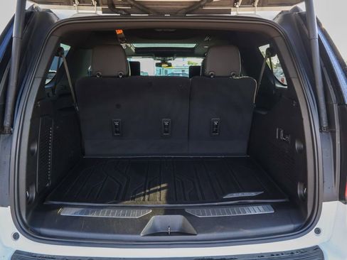Used 2021 Chevrolet Suburban RST w/ Luxury Package AWD/4WD image 5