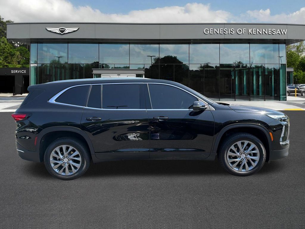 Used 2025 Buick Enclave Preferred AWD/4WD image 9