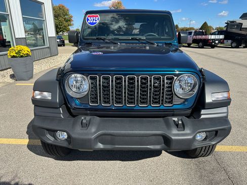 Used 2025 Jeep Wrangler Sport image 8