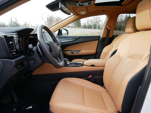 Used 2024 Lexus NX 250 FWD image 9