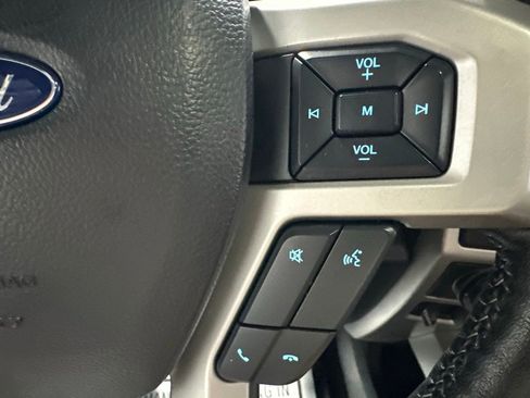 Used 2019 Ford F150 Lariat w/ Equipment Group 502A Luxury AWD/4WD image 20