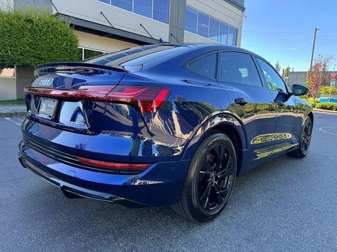 Used 2022 Audi e-tron Premium w/ Convenience Plus Package AWD/4WD image 10
