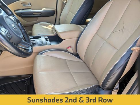 Used 2017 Kia Sedona LX w/ LX Essentials Premium Package FWD image 17