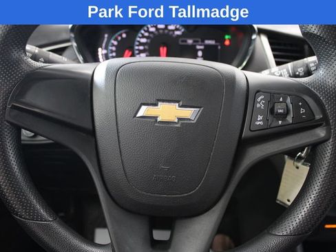 Used 2018 Chevrolet Trax LS AWD/4WD image 14