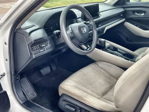 Used 2023 Honda Accord EX image 3