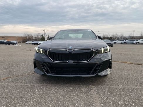 New 2026 BMW 530i xDrive w/ M Sport Package image 2