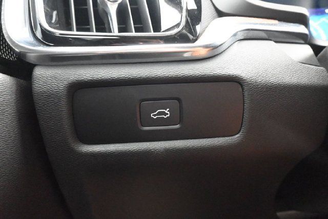 Used 2025 Volvo S60 B5 Plus FWD image 27