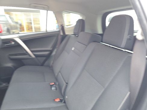 Used 2018 Toyota RAV4 XLE image 17