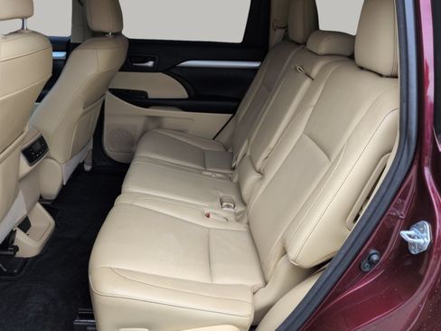 Used 2016 Toyota Highlander XLE AWD/4WD image 18