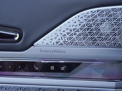 Used 2023 BMW i7 xDrive60 AWD/4WD image 17