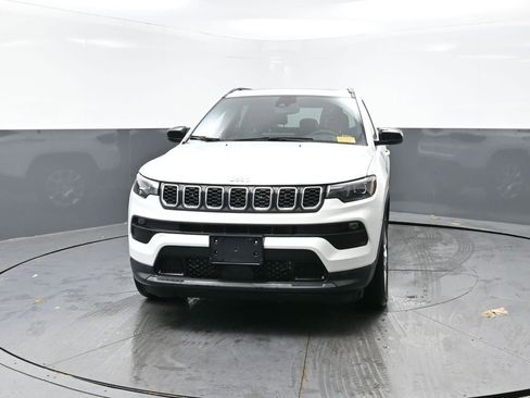 Used 2024 Jeep Compass Latitude w/ Sun and Sound Group image 7