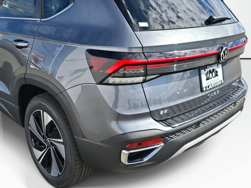 New 2026 Volkswagen Taos SE AWD/4WD image 13